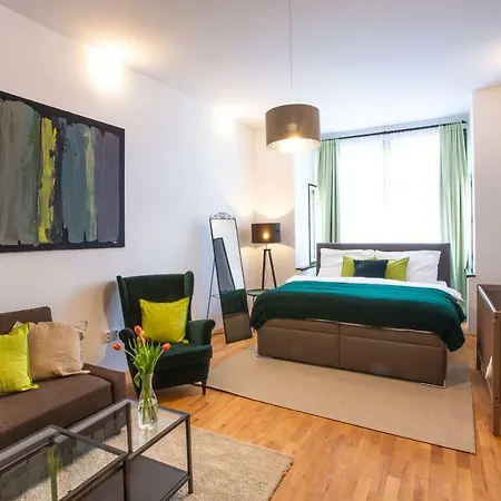 Modern Family Apt. With Central Square Entrance Hradec Kralove Exterior photo