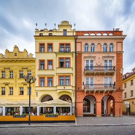 Modern Family Apt. With Central Square Entrance Hradec Kralove Exterior photo