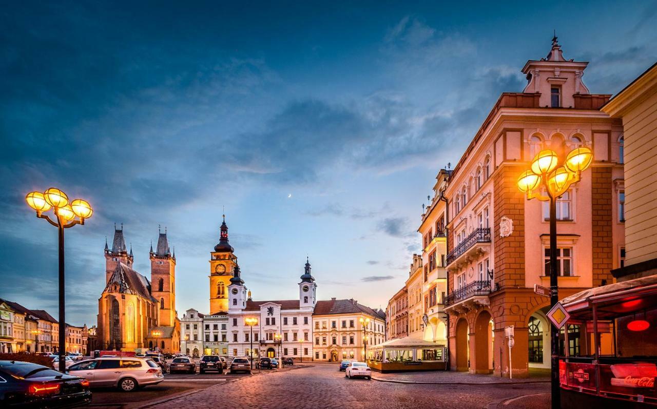 Apartment Modern Family Apt. With Square Entrance Hradec Kralove